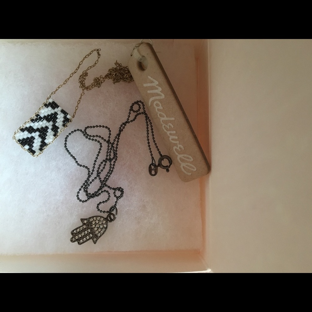 2 cute bnwt necklaces